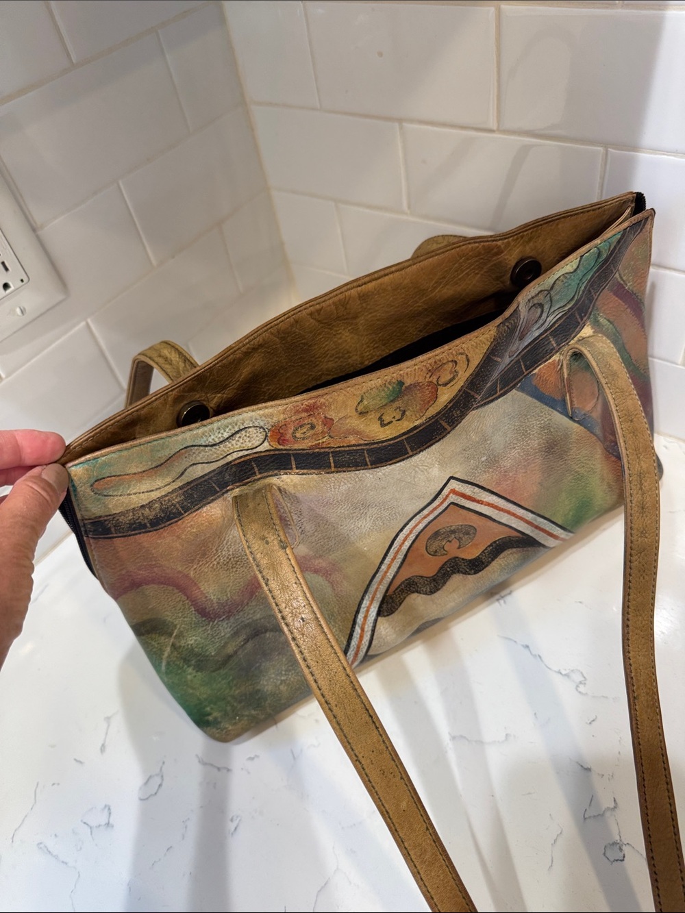 Anuschka hand-Painted Multicolor Leather Shoulder Bag - Picture 15 of 15